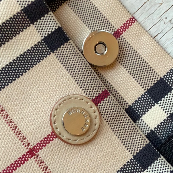 Authentic Burberry Canvas Tote Bag - Picture 10 of 16